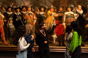 Combo: Rijksmuseum + Historical Amsterdam Center Walking Guided Tours with Dutch Sweets – Semi-private