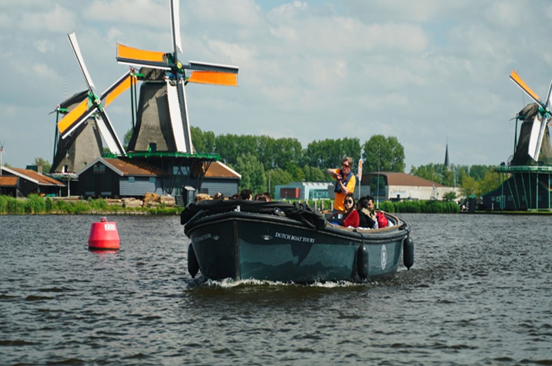 Boat Cruise With The Best Views of The Zaanse Schans Windmills