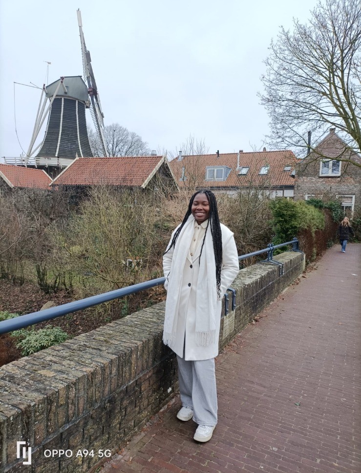 Intern Ana